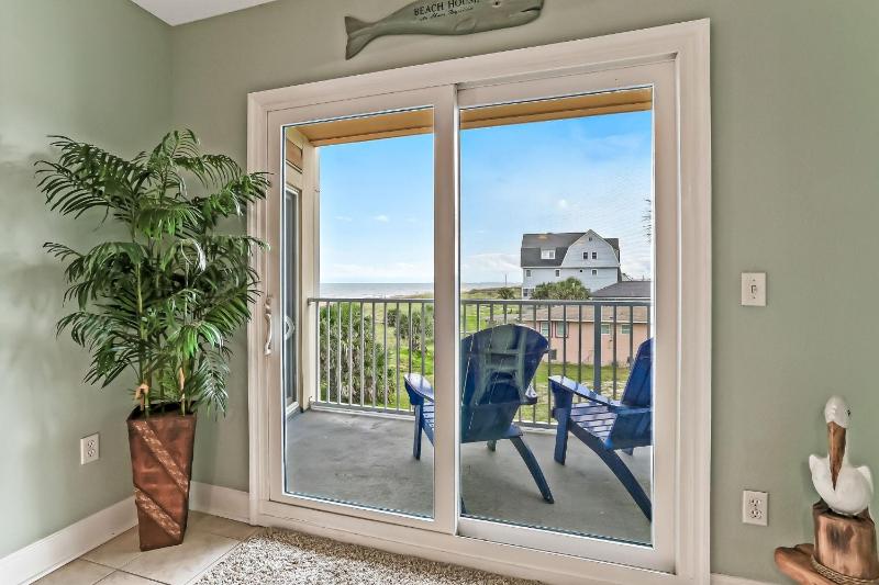 Cozy Beachfront 1BR with Stunning Views - image 21