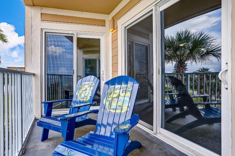 Cozy Beachfront 1BR with Stunning Views - image 24