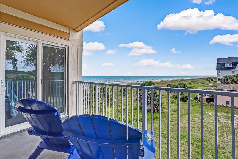Cozy Beachfront 1BR with Stunning Views - image 14