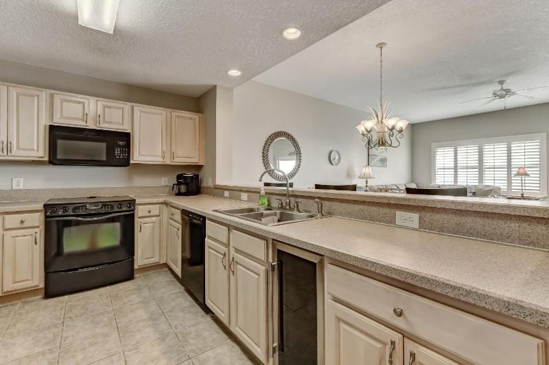 Top Floor Beach View Condo - Ocean Park 409 - image 18
