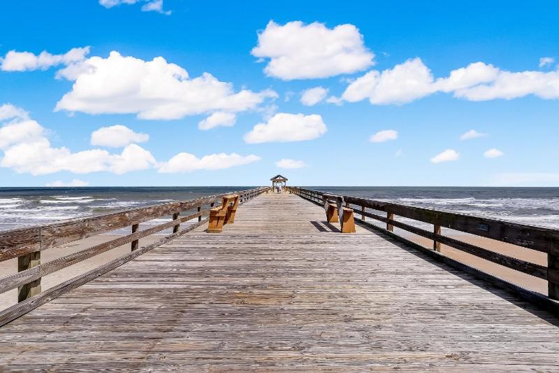 Beachfront 6th floor Condo with Ocean View - Amelia by the Sea - image 9