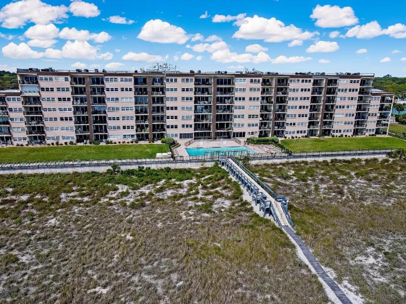 Beachfront 6th floor Condo with Ocean View - Amelia by the Sea - image 26
