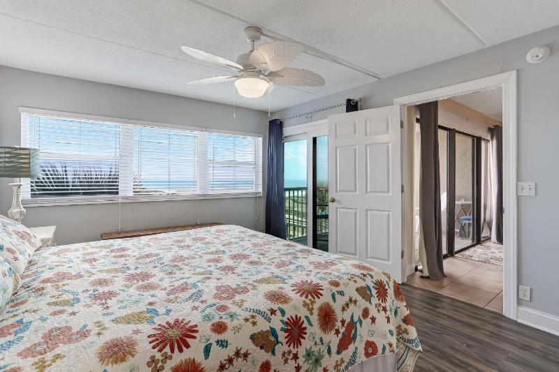 Fernandina Beachfront Paradise - Amelia by the Sea - image 6