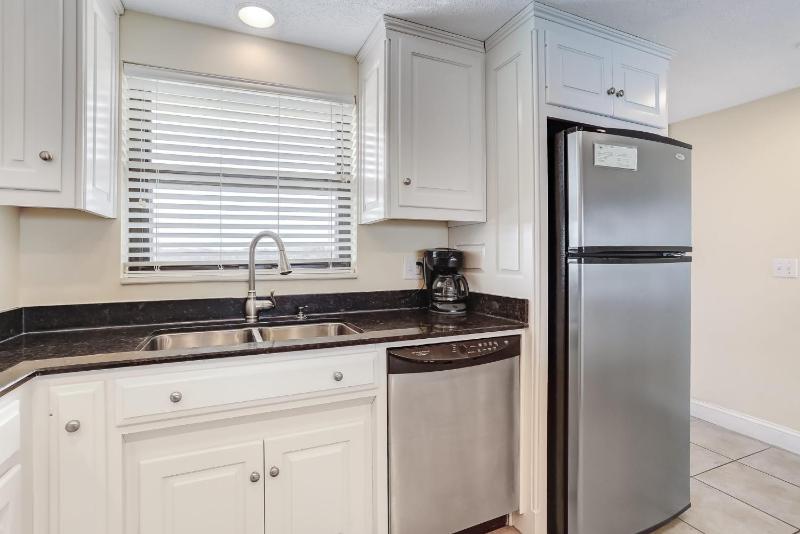 Fernandina Beachfront Paradise - Amelia by the Sea - image 3