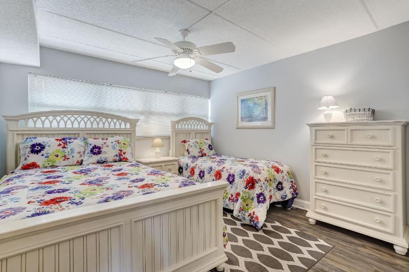 Fernandina Beachfront Paradise - Amelia by the Sea - image 46