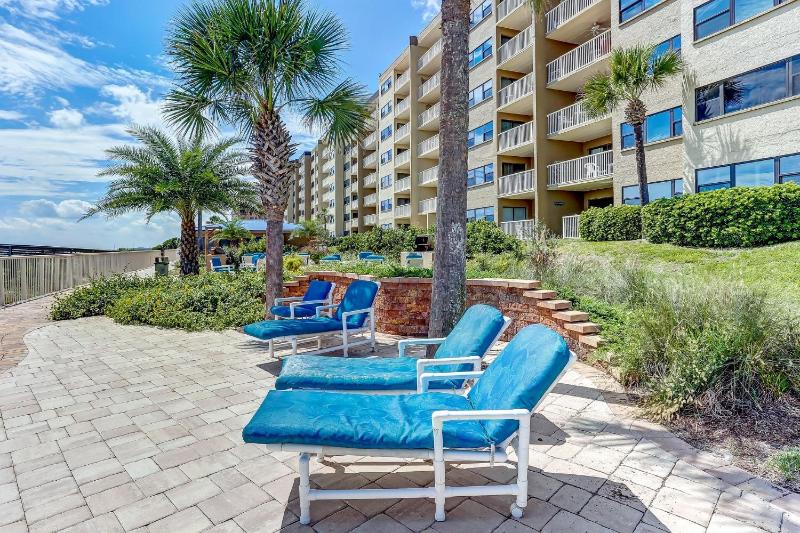 Fernandina Beachfront Paradise - Amelia by the Sea - image 31