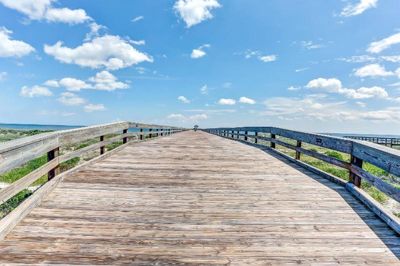 Fernandina Beachfront Paradise - Amelia by the Sea - image 24