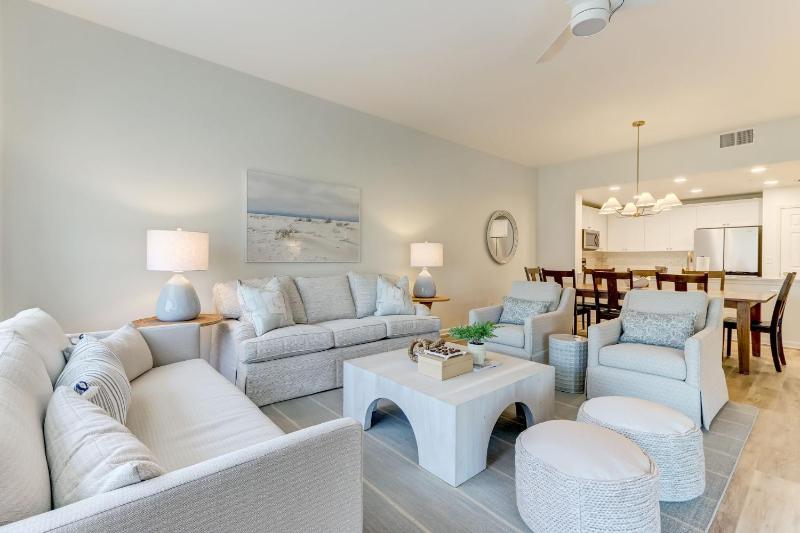 Luxury 3BR Retreat in Fernandina Beach - Ocean Park - 103 - image 1