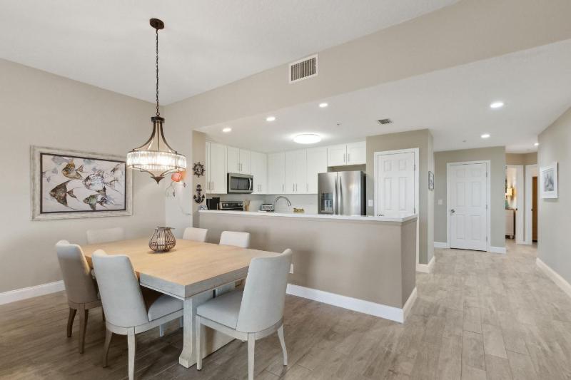 Spacious 3BR Condo by The Beach - Ocean Park - 106 - image 28