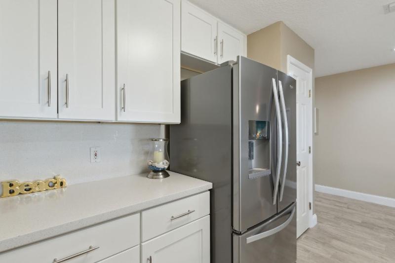 Spacious 3BR Condo by The Beach - Ocean Park - 106 - image 9