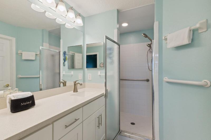 Spacious 3BR Condo by The Beach - Ocean Park - 106 - image 32