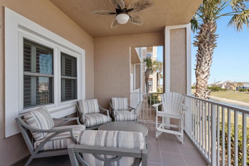 Spacious 3BR Condo by The Beach - Ocean Park - 106 - image 36