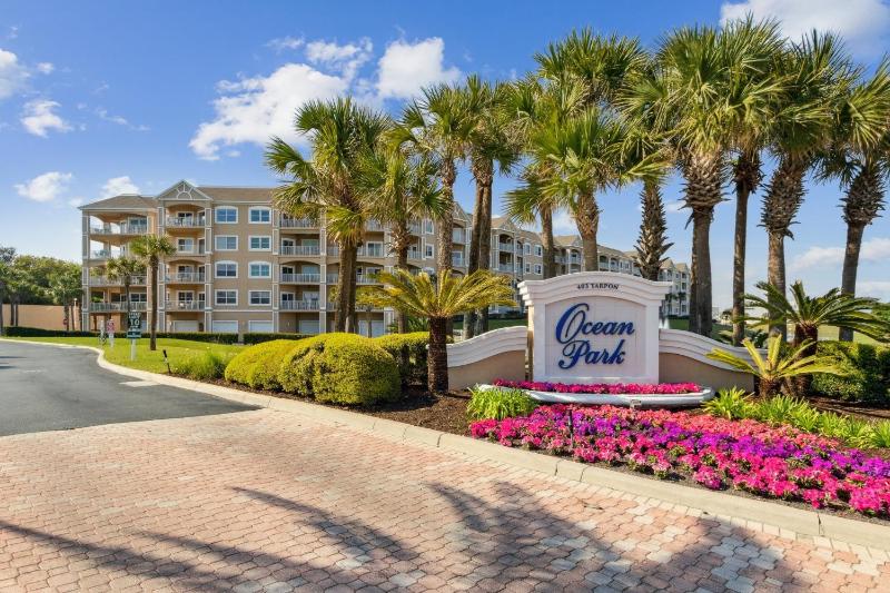 Spacious 3BR Condo by The Beach - Ocean Park - 106 - image 14