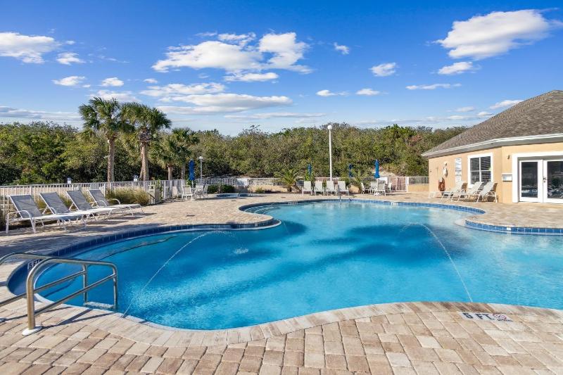 Spacious 3BR Condo by The Beach - Ocean Park - 106 - image 15