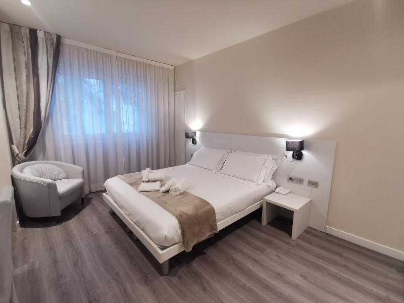 La Dolce Vita Hotel - image 43