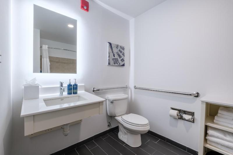Four Points By Sheraton Louisville Airport - image 44