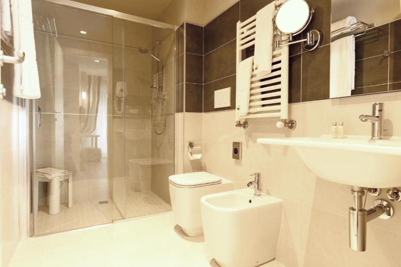 La Dolce Vita Hotel - image 19