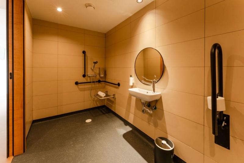easyHotel Valencia Ciutat Vella - image 11