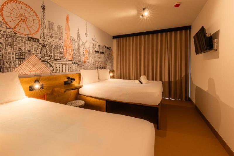 easyHotel Valencia Ciutat Vella - image 8