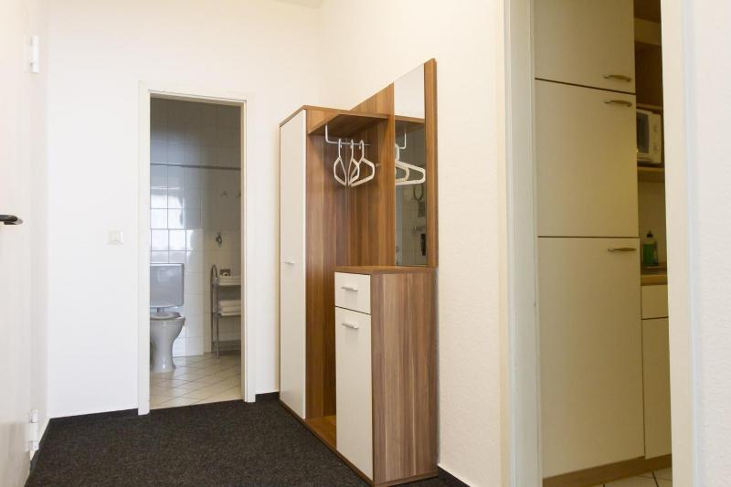 One-Room Apartment image 4