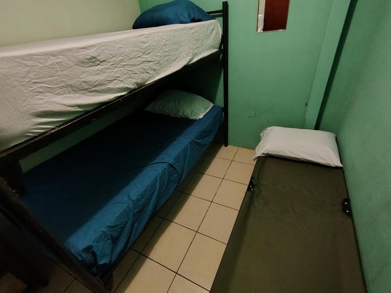 Rooms libertad habitación céntrica en San Salvador 2A - image 1