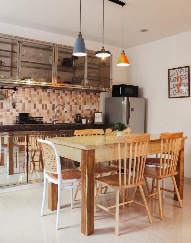 Quiet Townhouse | Super Fast Wifi -10 mins airport - image 15