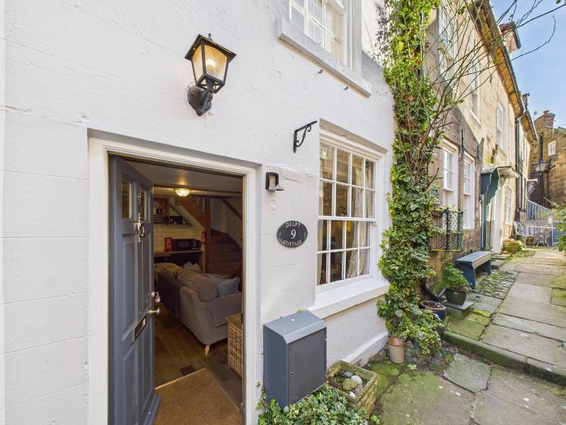 Delft Cottage - image 1