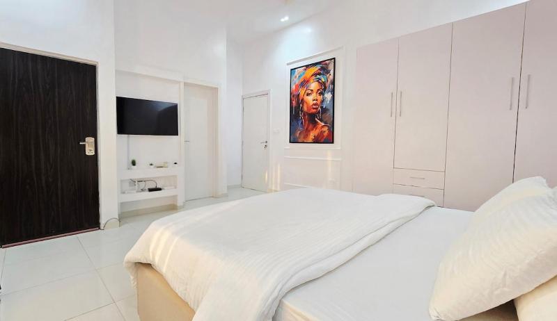 Premium Cozy Contemporary Space in Lekki Phase 1 - image 8