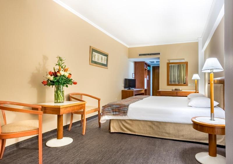 Double Room (2 Adults + 1 Child) image 3