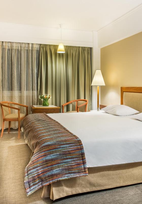 Double Room (2 Adults + 1 Child) image 4