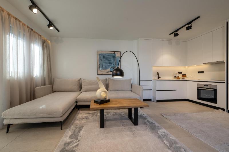 Elektra Roof Top Suite - image 48