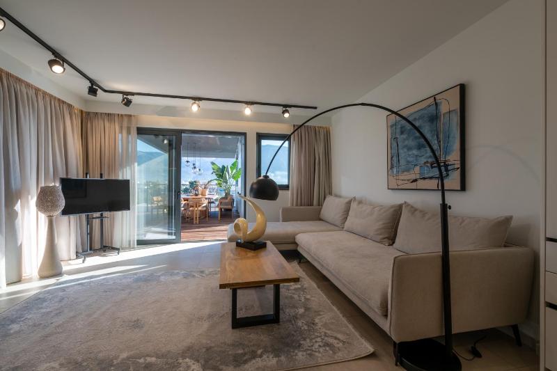 Elektra Roof Top Suite - image 40