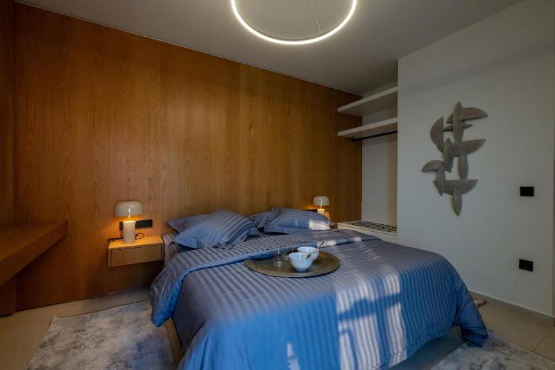 Elektra Roof Top Suite - image 25