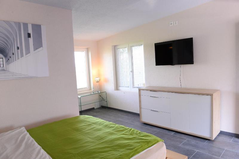 Deluxe Double Room with Shower image 2