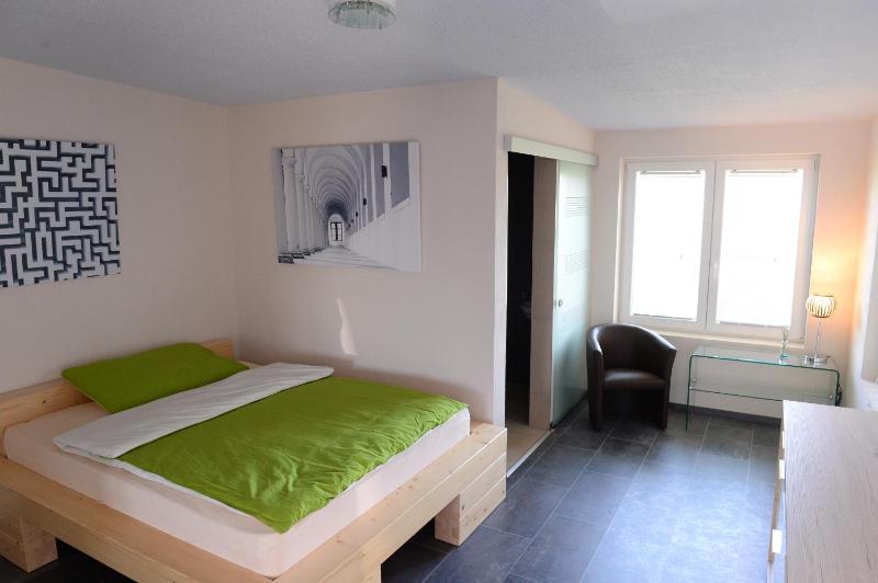 Deluxe Double Room with Shower image 3