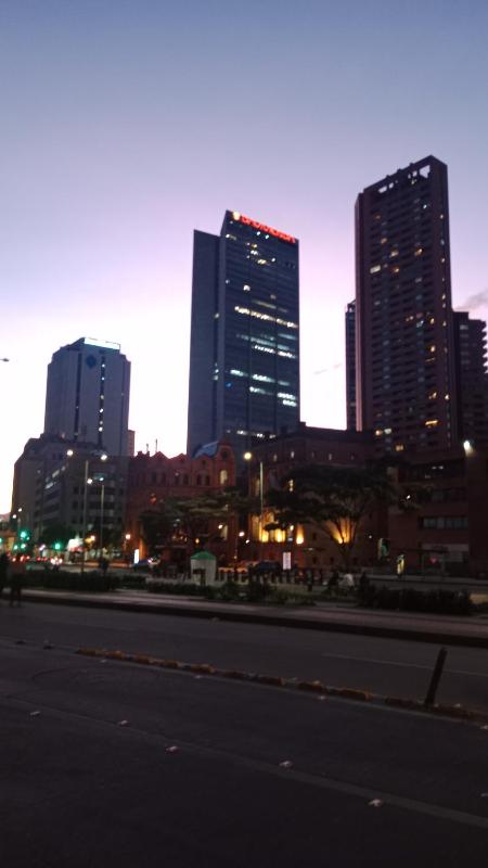 Excelente ubicación! Centro Internacional Bogotá - image 14