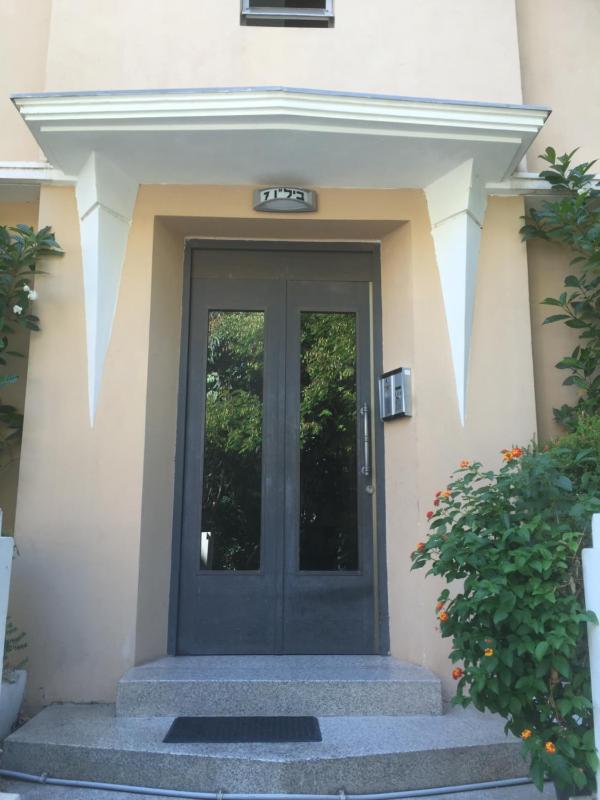 Rothschild Tel-Aviv Studio - image 4