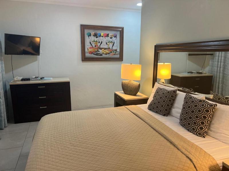 Paradise Beach Hotel - image 7