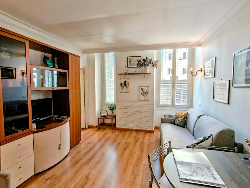 Central close to beaches and shops up till 6 pers - image 13