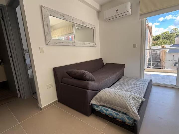 Dpto centrico con pileta y parrilla - image 16