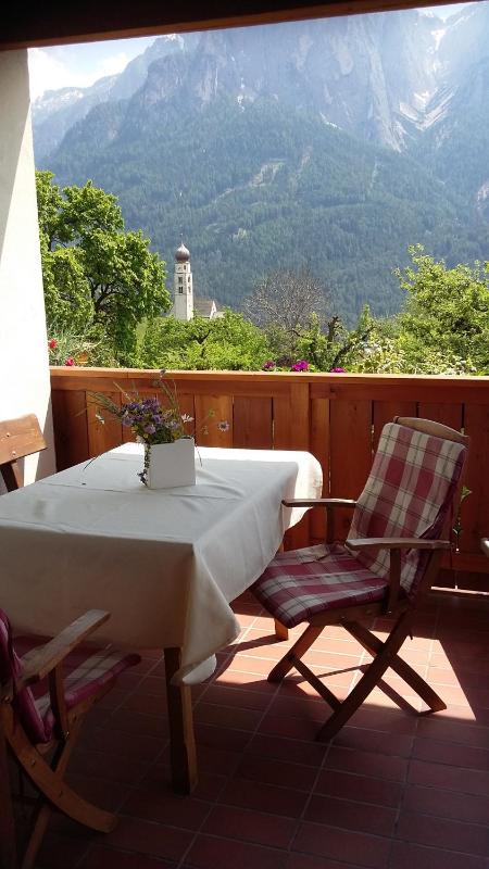 Apartment with Mountain View image 3