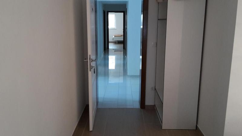 Twin Room with Bathroom image 3