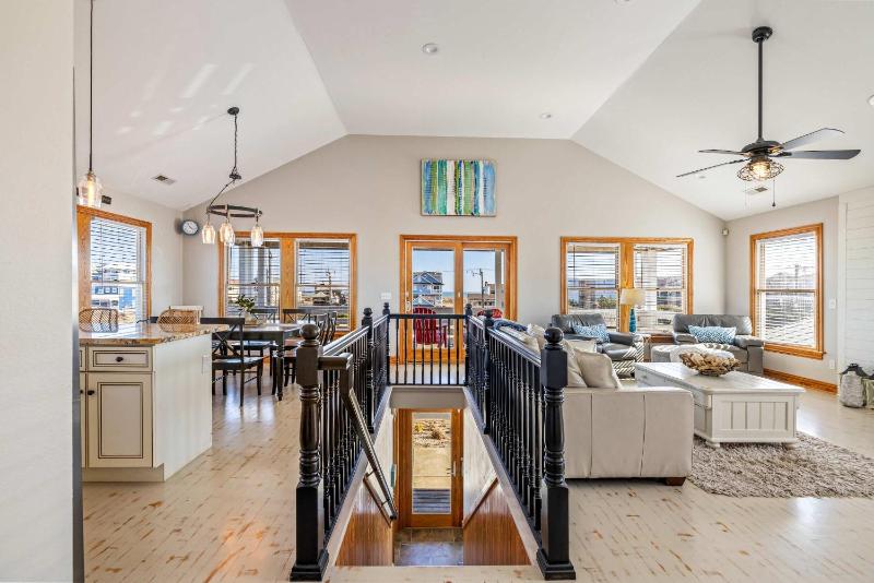 Spacious KDH Getaway with Views Near Beach & Shops - image 29