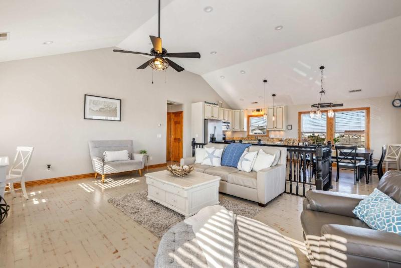 Spacious KDH Getaway with Views Near Beach & Shops - image 42