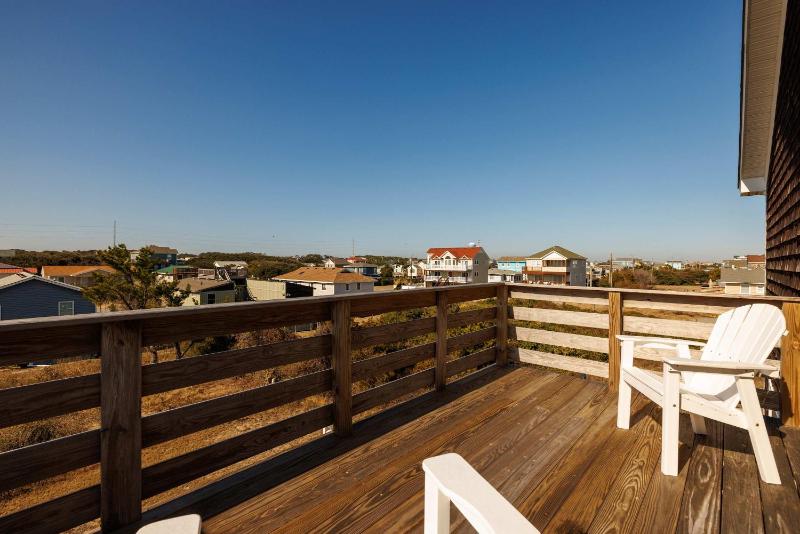 Spacious KDH Getaway with Views Near Beach & Shops - image 4