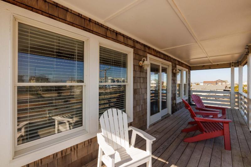 Spacious KDH Getaway with Views Near Beach & Shops - image 26