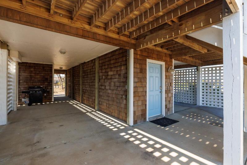 Spacious KDH Getaway with Views Near Beach & Shops - image 46