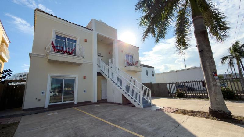 1st Floor Pool Affordable Near Beach apts - image 22