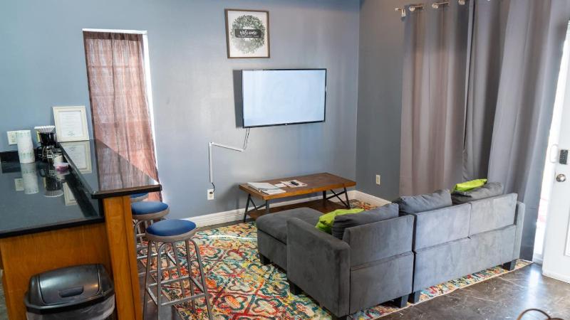 Priced Right Near Beach Well Equipped apts - image 3