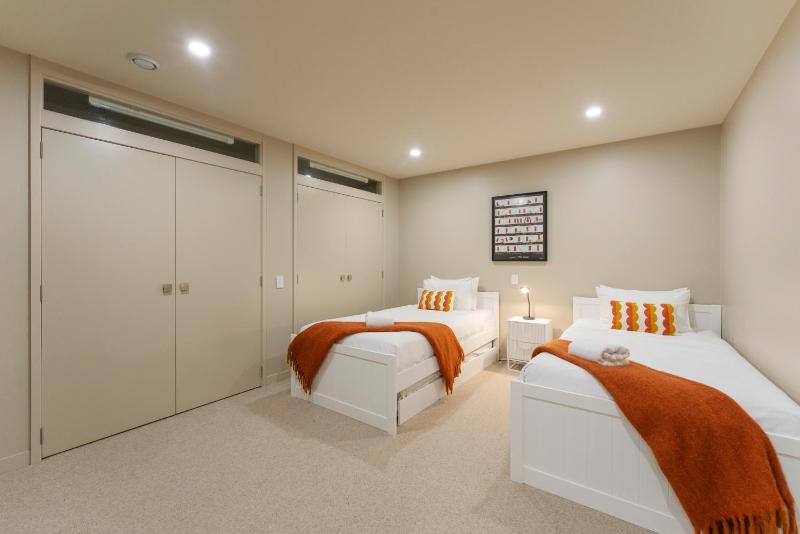 The Moorings Apartment 6 - Close to the Lake! - image 32